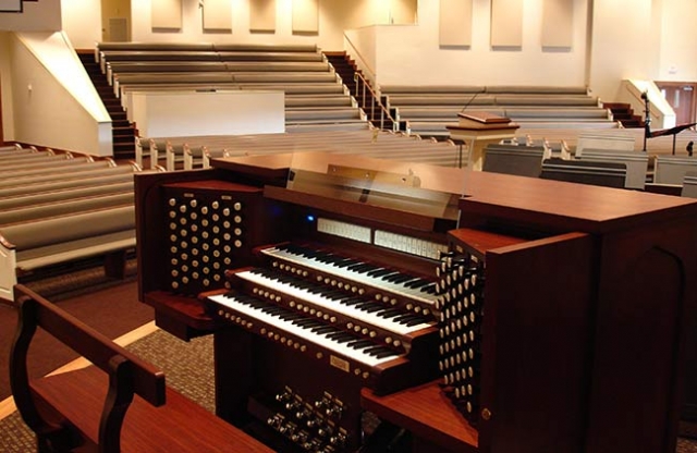 Mt. Zion Bapitst Church in Huntsville Allen 3 Manual Organ at Mt. Zion Baptist Church in Huntsville, Alabama